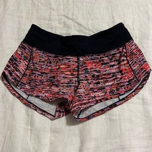 Women’s Lululemon 2.5” Speed Up Low-Rise Lined Shorts - Size 2 - Like New